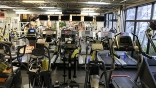 ゴールドジムイースト東京　カーディオエリア