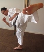 極真空手 足刀上段横蹴り
