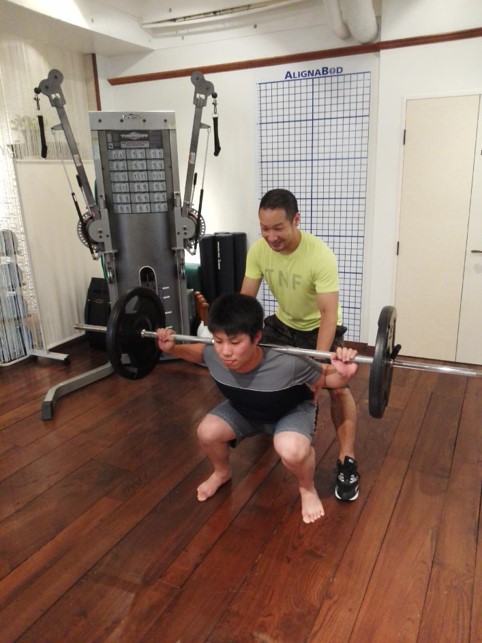 パーソナルトレーニング（バックスクワット）