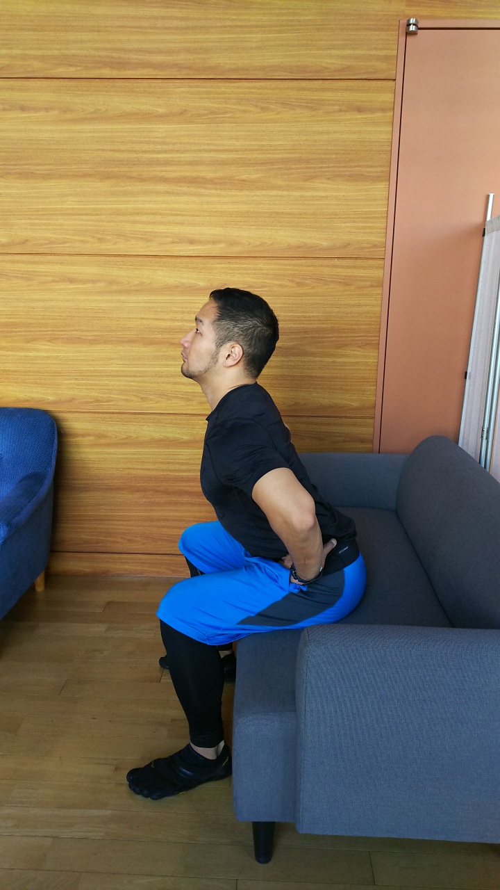 椅子スクワット②