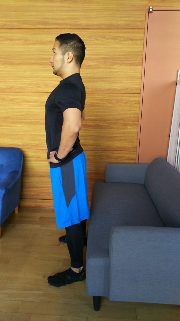 椅子スクワット①