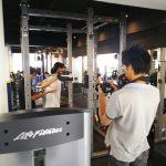 バックスクワットの指導風景