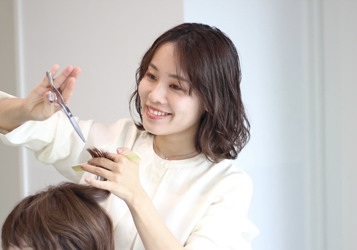 ZAZA/AOYAMAトップスタイリスト　古川愛海さん